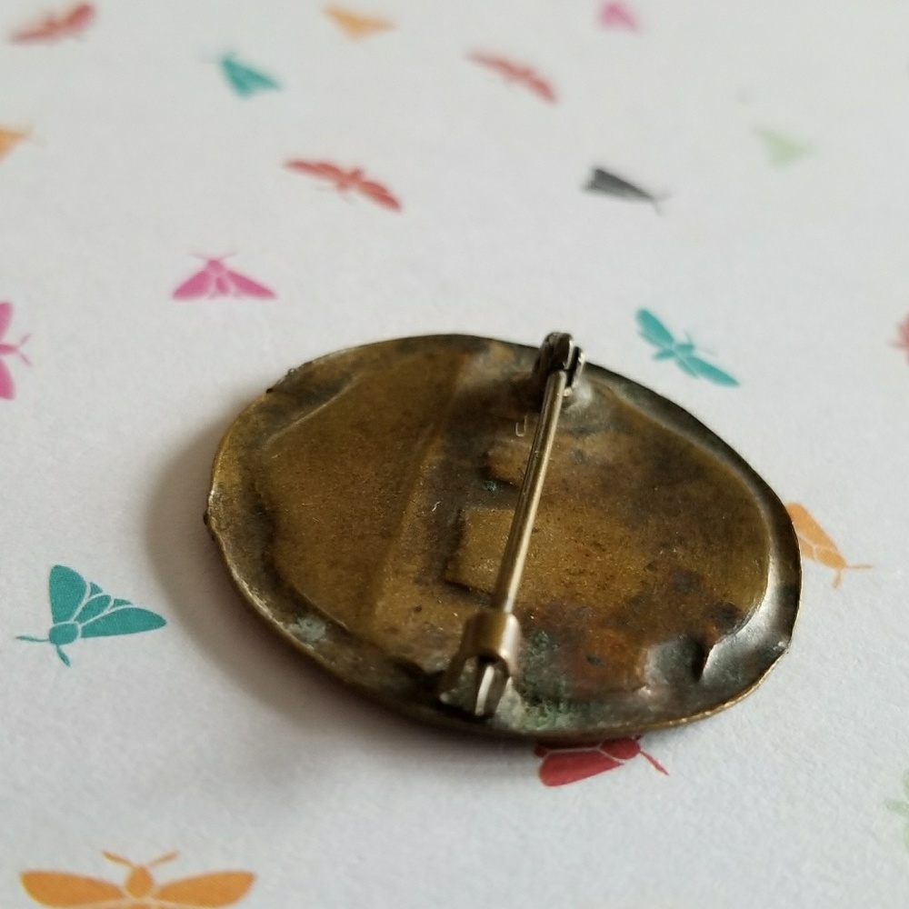 Relisted- Vintage World Fair States Exhibit brooch old gold - Picture 6 of 7